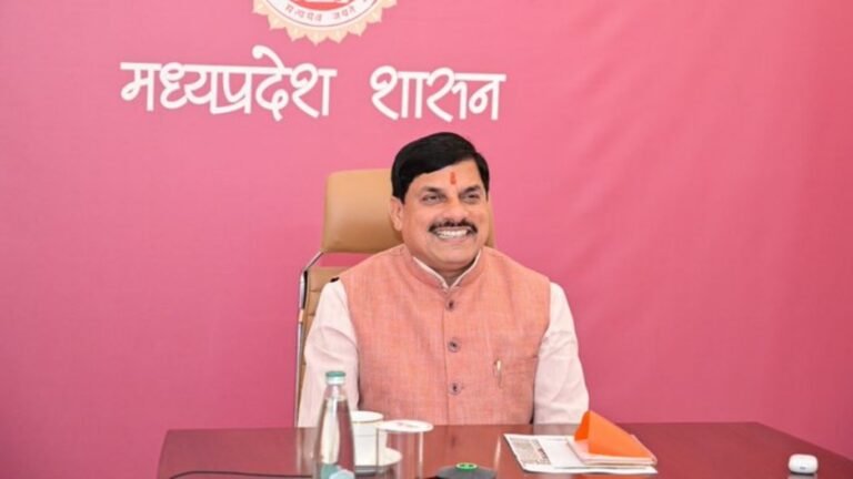 MP News: पंवासा के रक्षा बंधन उत्सव में वर्चुअली जुड़े CM मोहन यादव, बहनों से लिया स्नेह और आशीर्वाद